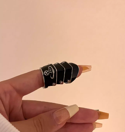 [FITS ALL] Vivienne Westwood Armor Ring