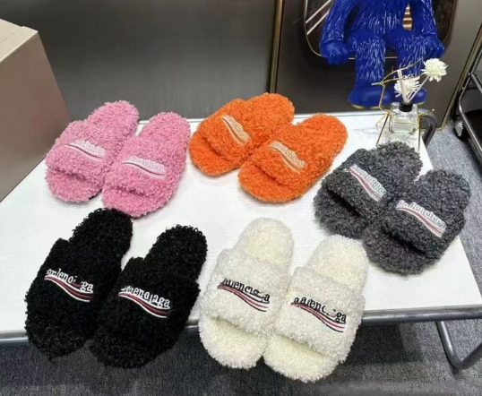 Balenciaga Fluffy Slipper