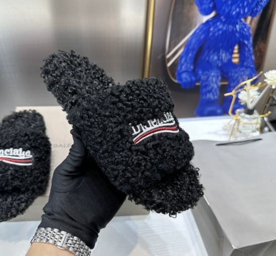Balenciaga Fluffy Slipper