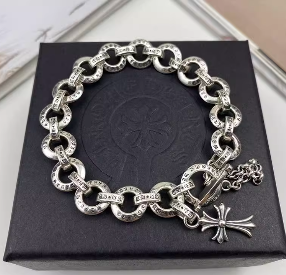 BUDGET CH Loop Bracelet