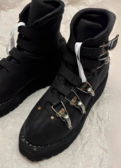 Clasp Boots