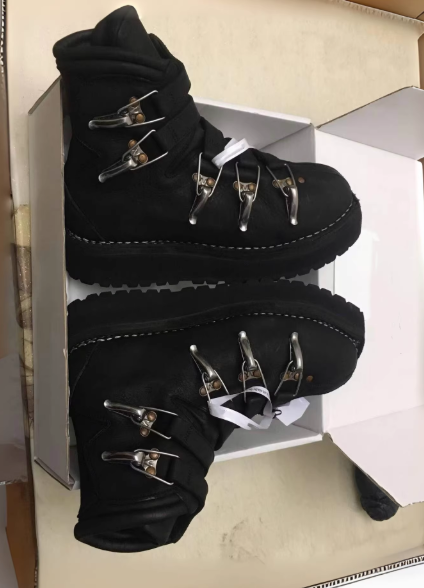 Clasp Boots