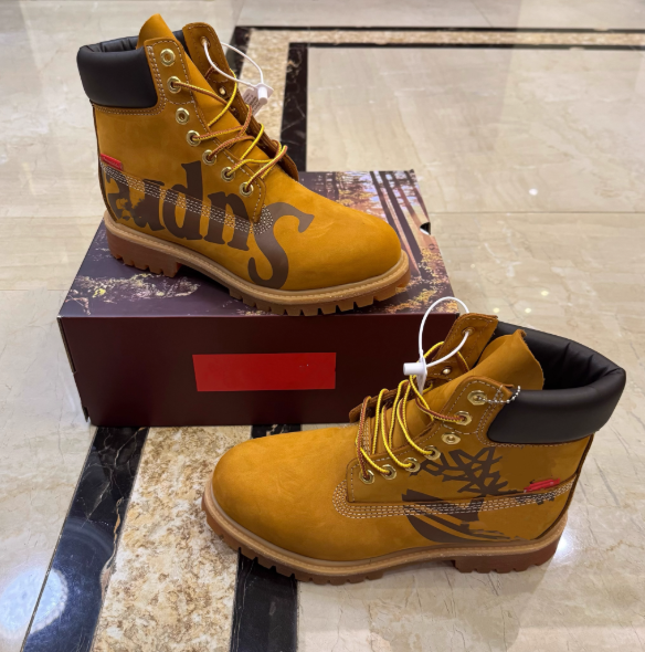 Timberlands X Supreme BIG LOGO Boots