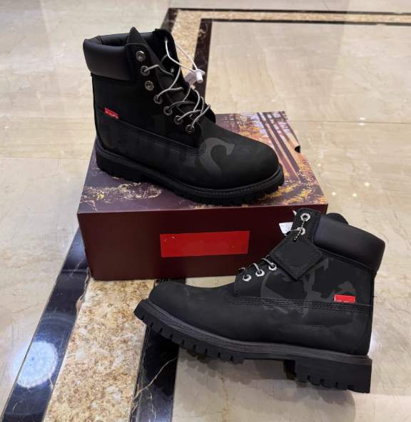 Timberlands X Supreme BIG LOGO Boots