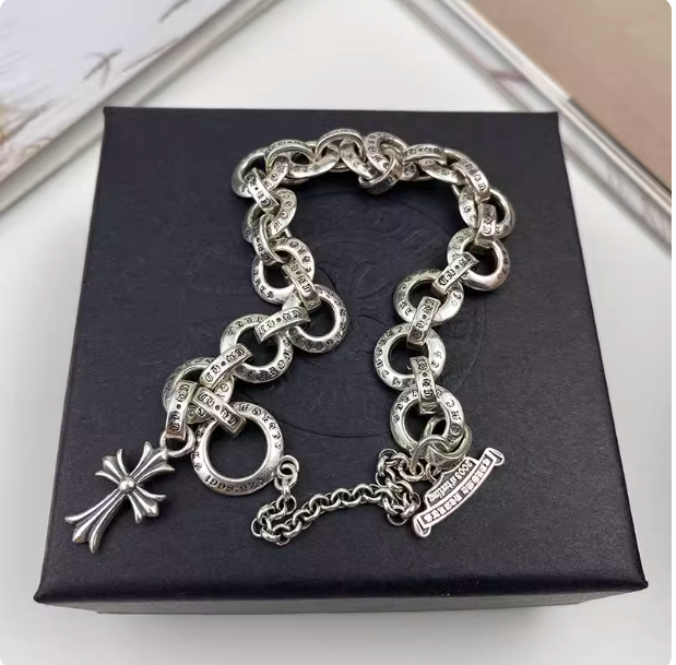 BUDGET CH Loop Bracelet