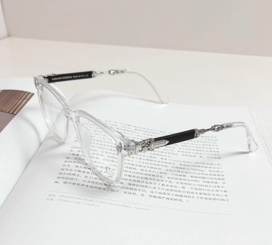 CH Dagger with Side Frame Cross Glasses